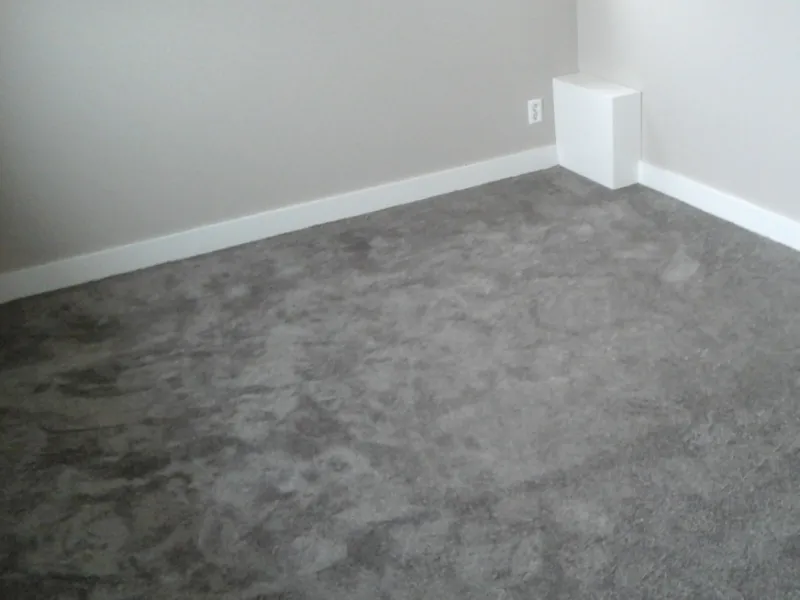 Slaapkamer met nieuw tapijt in Opheusden