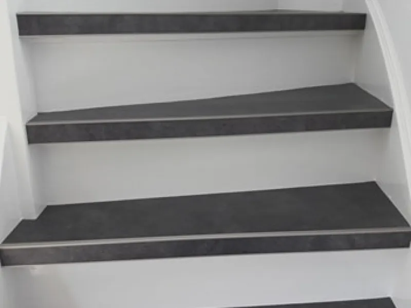 Trap bekleed met PVC vloer in IJzendoorn