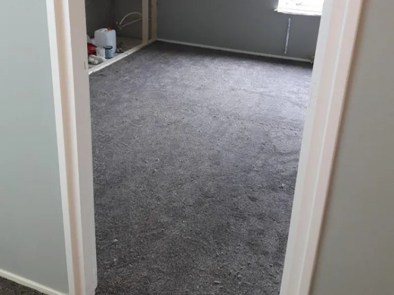 Volledige verdieping voorzien van tapijt in Veenendaal